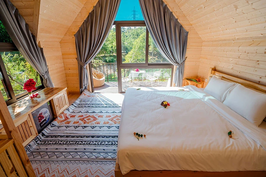 https://baitulongmountainresort.com/storage/product/undefined/Bungalow-1-giuong-10_1733305880.webp