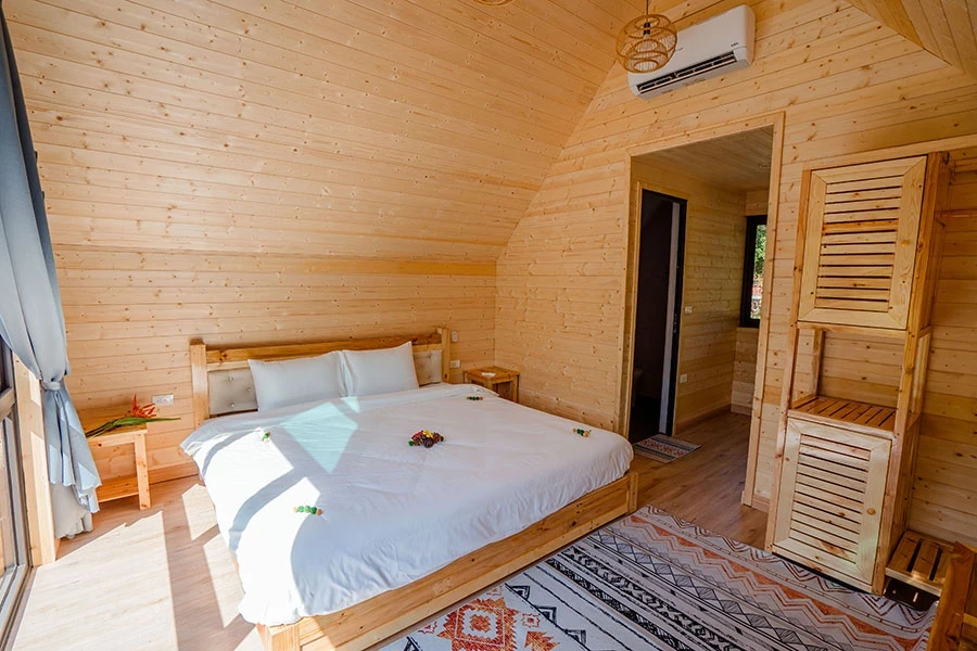 https://baitulongmountainresort.com/storage/product/undefined/Bungalow-1-giuong-7.webp