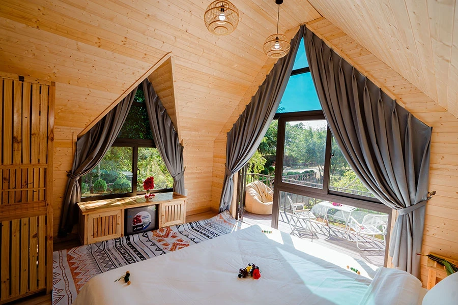 https://baitulongmountainresort.com/storage/product/undefined/Bungalow-1-giuong.webp