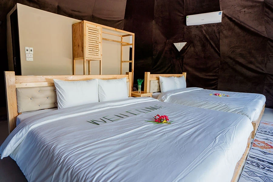 https://baitulongmountainresort.com/storage/product/undefined/Glamping-2-giuong-4.webp