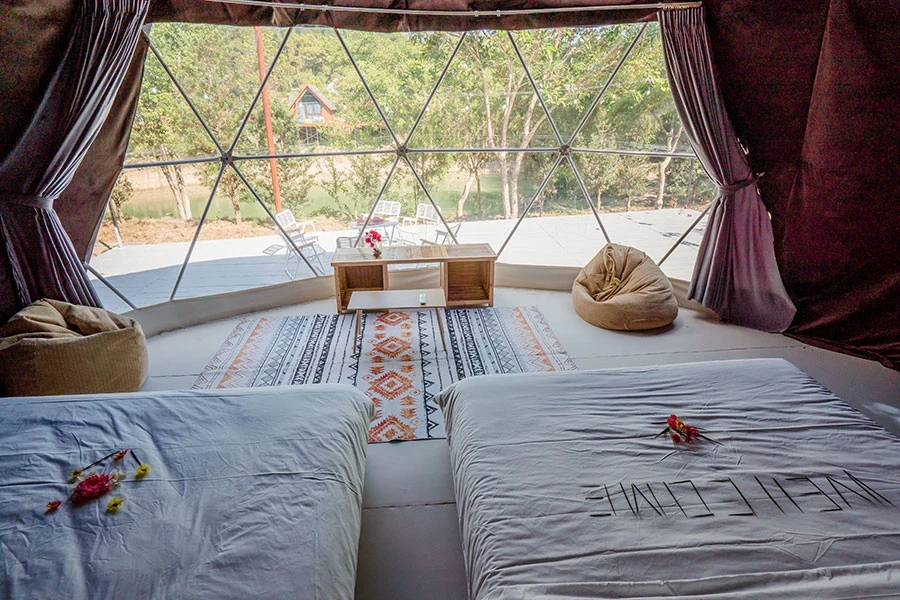 https://baitulongmountainresort.com/storage/product/undefined/Glamping-2-giuong-5.webp