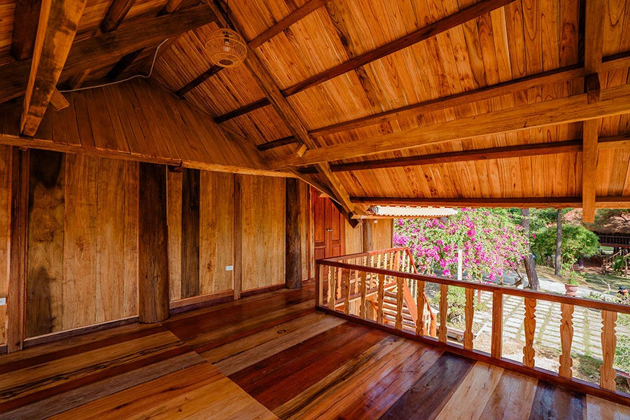 https://baitulongmountainresort.com/storage/product/undefined/nha-san-cong-dong-11.webp