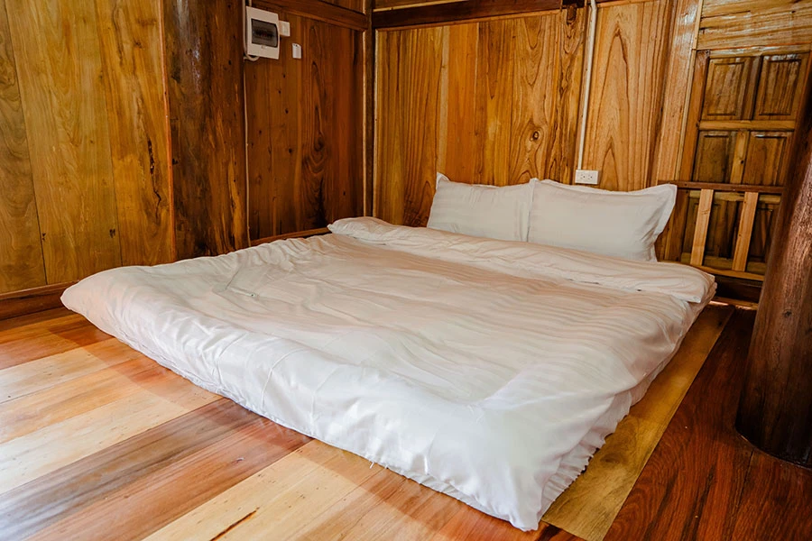https://baitulongmountainresort.com/storage/product/undefined/nha-san-cong-dong-12.webp