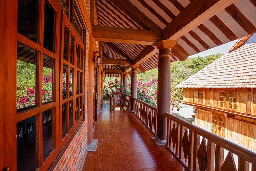 https://baitulongmountainresort.com/storage/product/undefined/phong-giuong-tang-11.webp