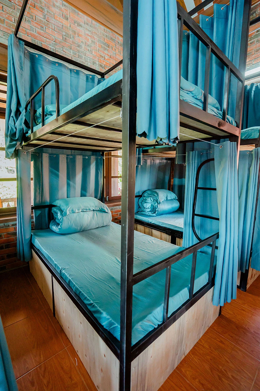https://baitulongmountainresort.com/storage/product/undefined/phong-giuong-tang-2.webp