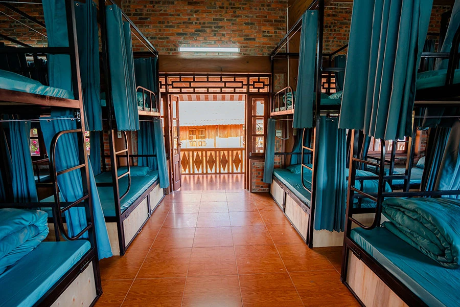 https://baitulongmountainresort.com/storage/product/undefined/phong-giuong-tang-4.webp