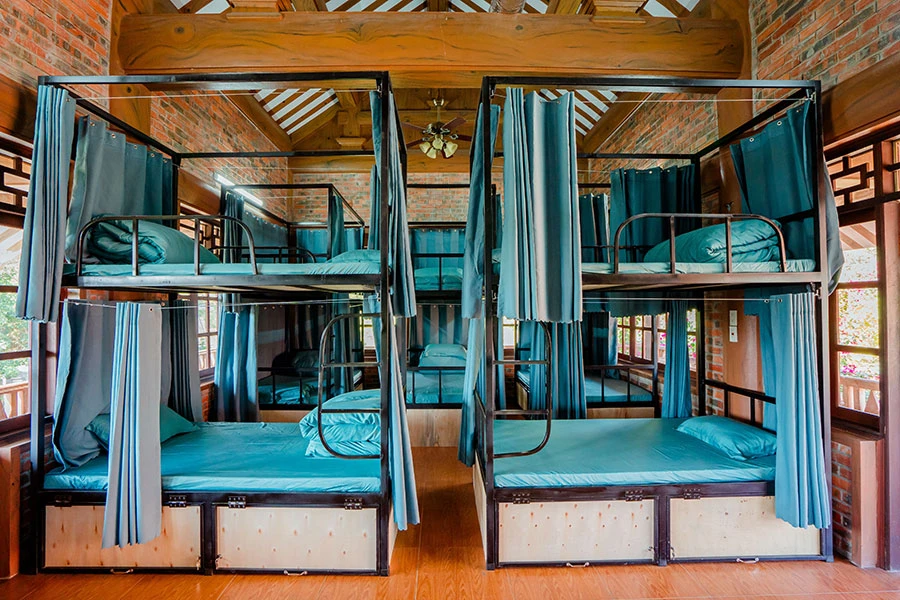 https://baitulongmountainresort.com/storage/product/undefined/phong-giuong-tang-5.webp