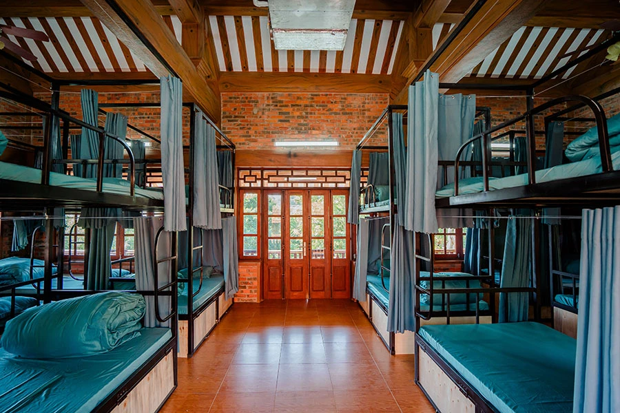 https://baitulongmountainresort.com/storage/product/undefined/phong-giuong-tang-6.webp